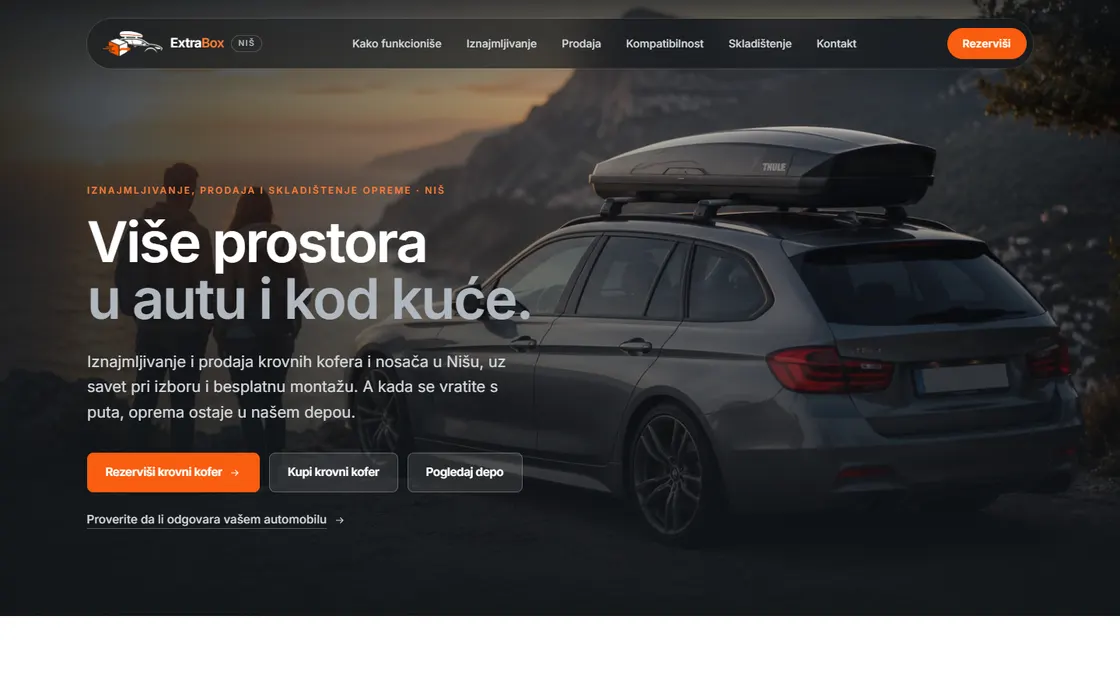 Početna stranica sajta ExtraBox: krovni kofer na automobilu i poziv za rezervaciju